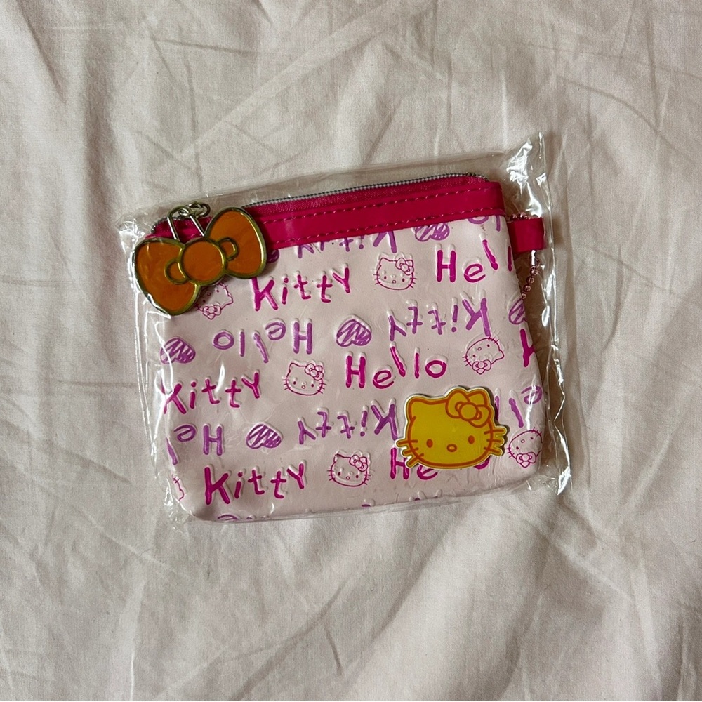 ✨FREE✨ with $25 purchase | NWT Vintage Hello Kitty Pink Coin Purse